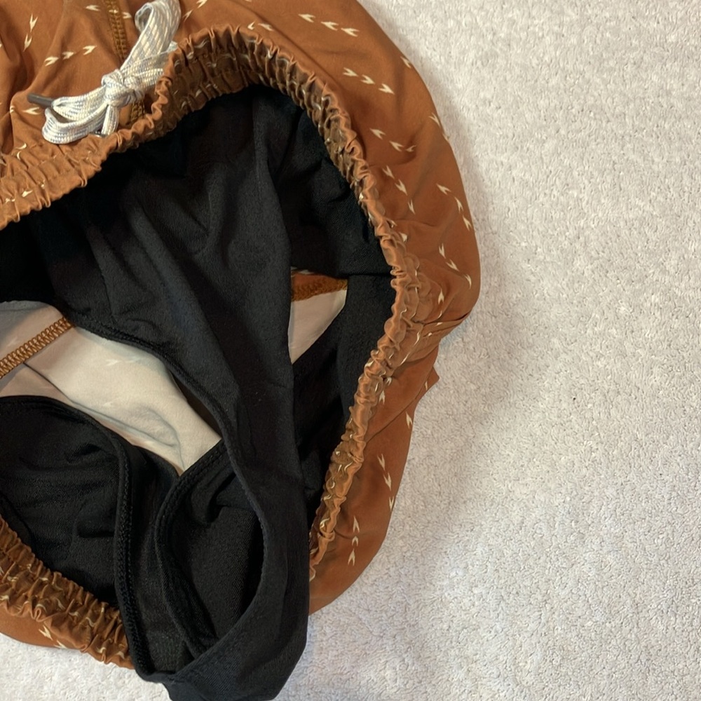 Vuori Camel Brown Dash-Print Athletic Shorts - Picture 8 of 8